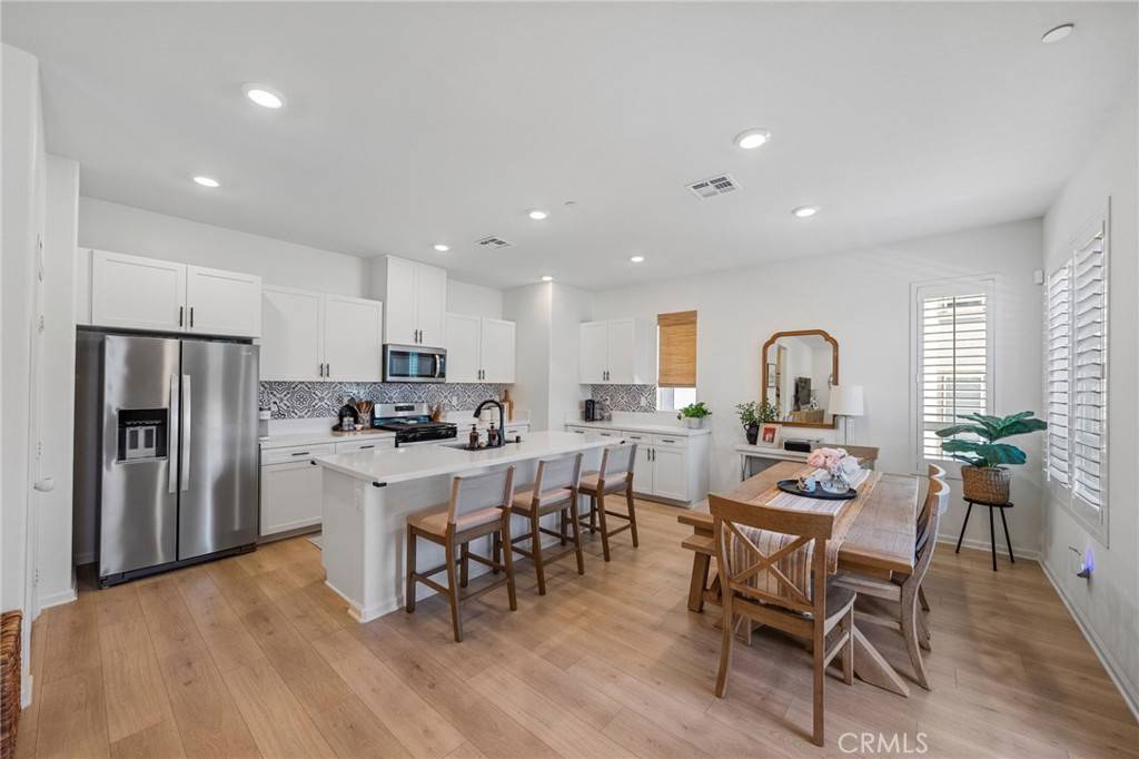 Vista, CA 92081,1060 Kendale WAY