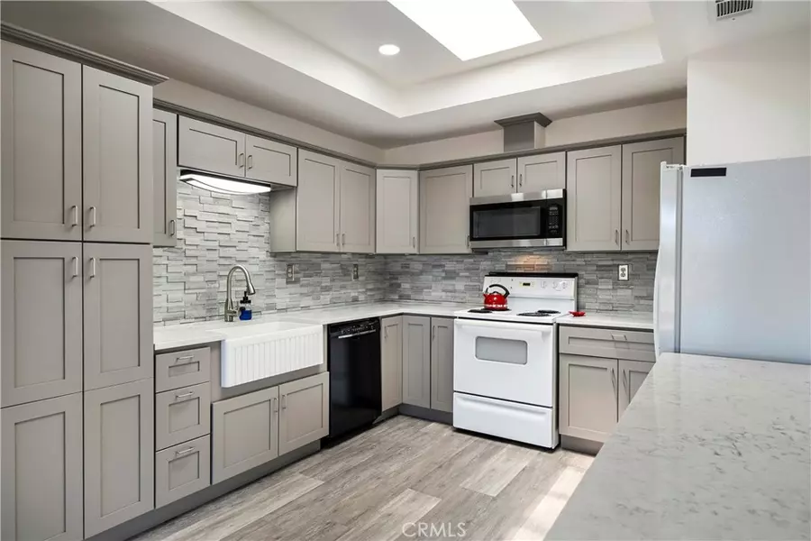 28375 Paseo Grande Drive, Menifee, CA 92586-3598