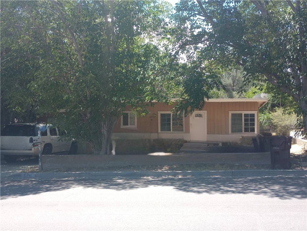 Banning, CA 92220,676 W Nicolet ST