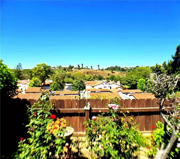 Fallbrook, CA 92028,1744 Woodlark LN