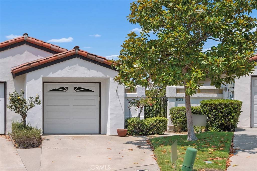 Fallbrook, CA 92028,1744 Woodlark LN
