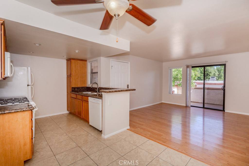 Riverside, CA 92507,1317 Massachusetts AVE #204