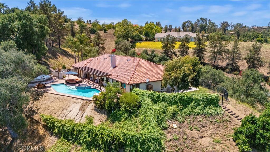 Fallbrook, CA 92028,707 S Live Oak Park RD