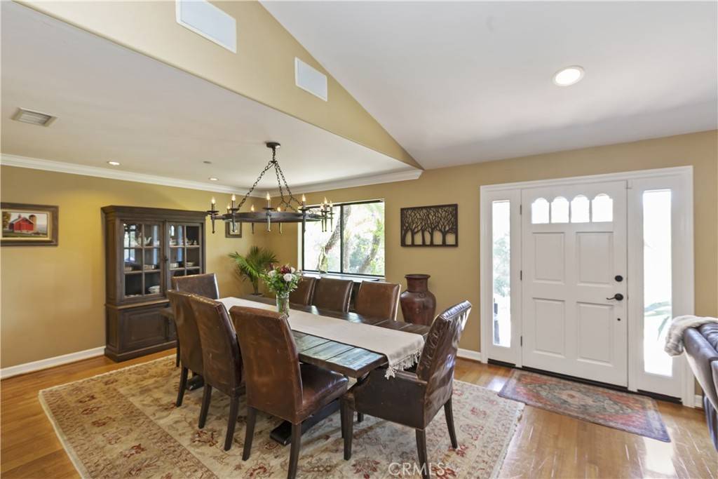 Fallbrook, CA 92028,707 S Live Oak Park RD