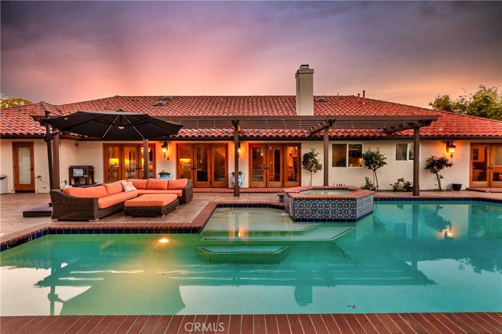 707 S Live Oak Park RD, Fallbrook, CA 92028