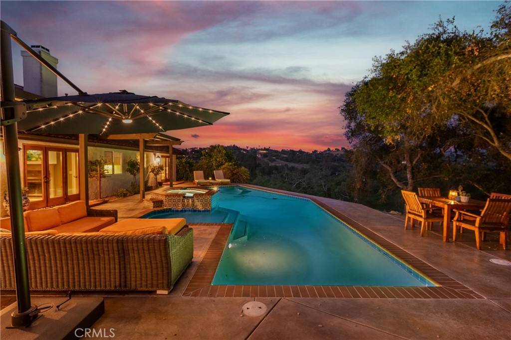Fallbrook, CA 92028,707 S Live Oak Park RD
