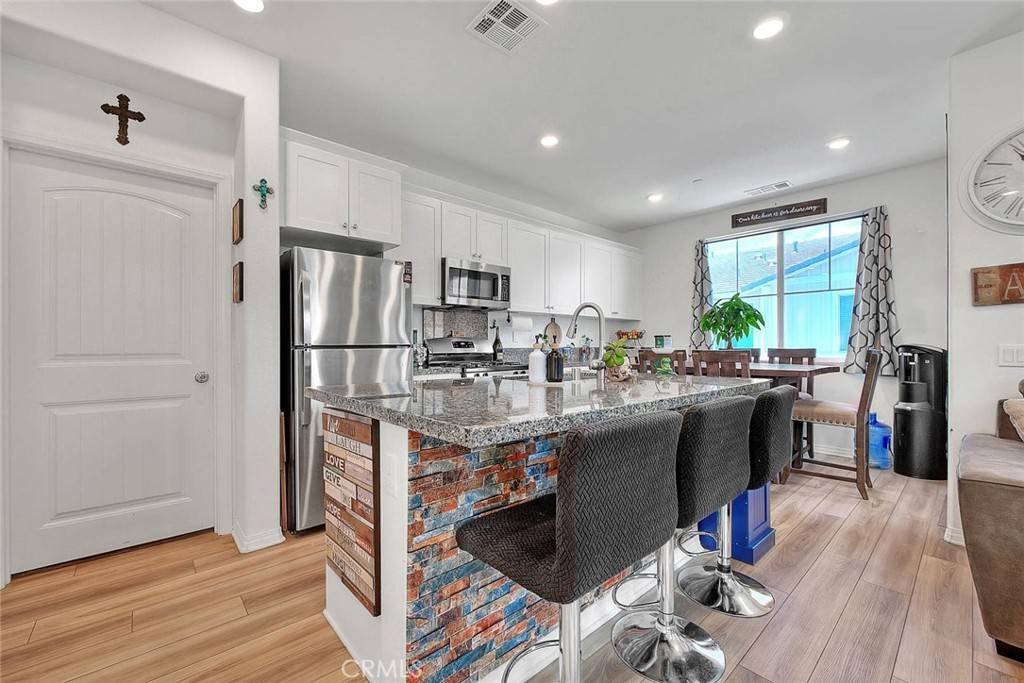 Fontana, CA 92336,16502 Casa Grande AVE #413