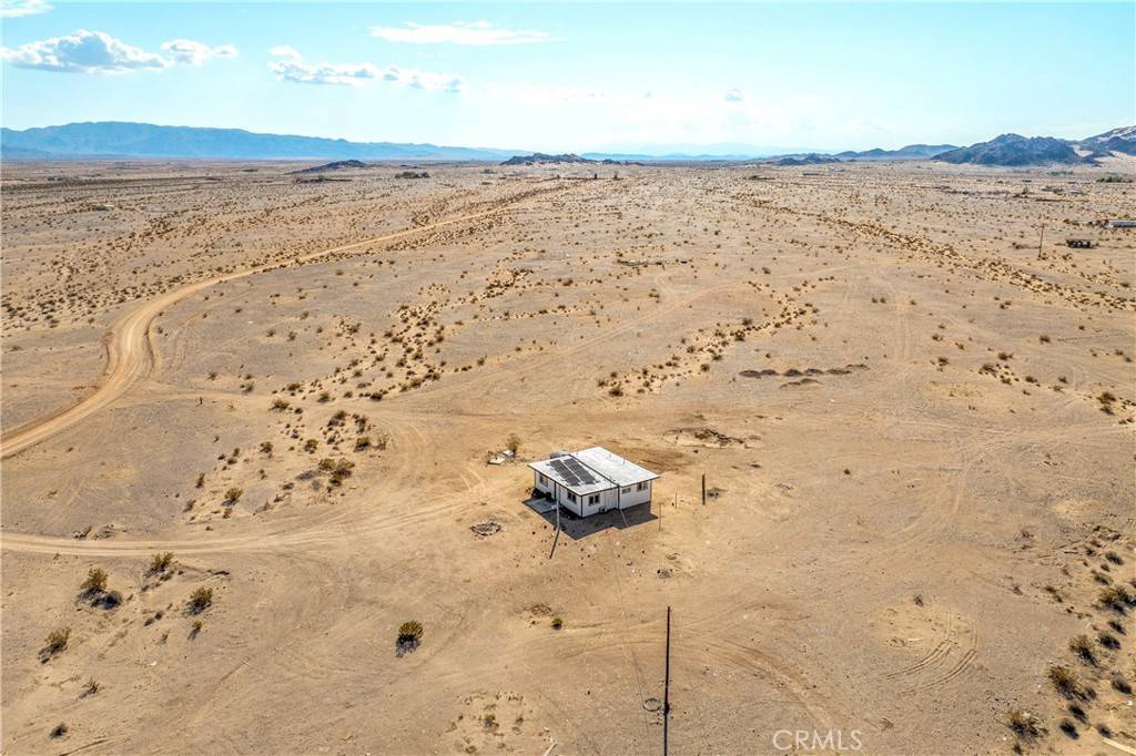 29 Palms, CA 92277,81122 Valle Vista RD