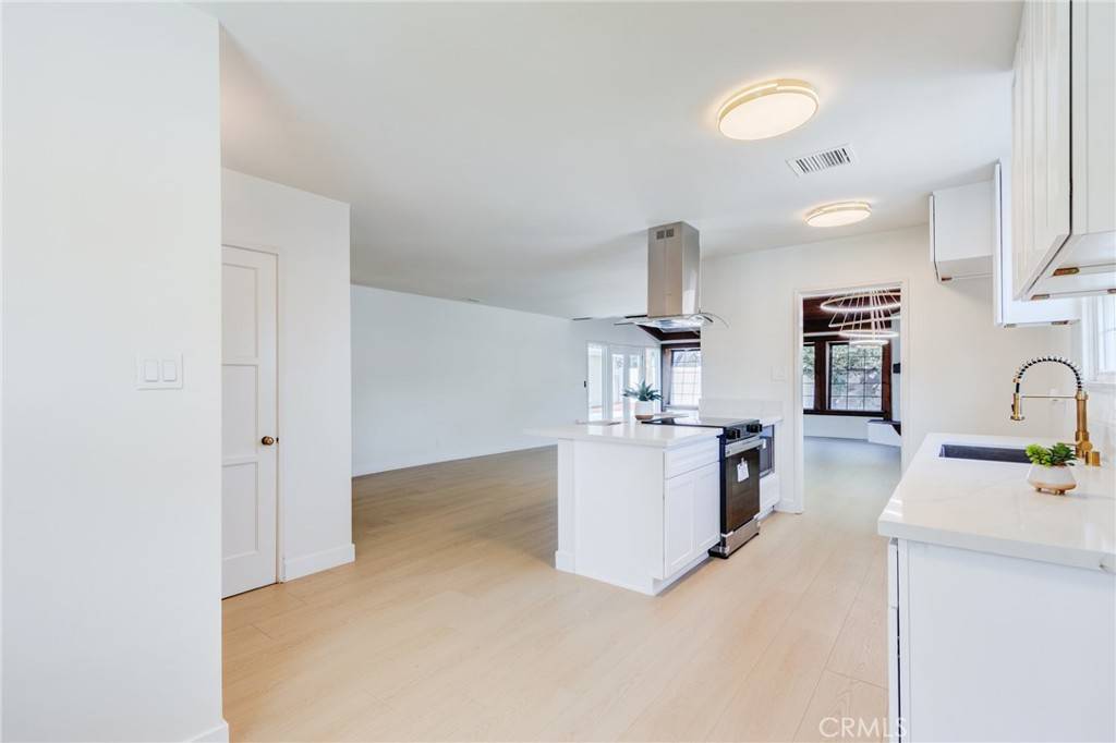 Riverside, CA 92506,6792 Rainier CT