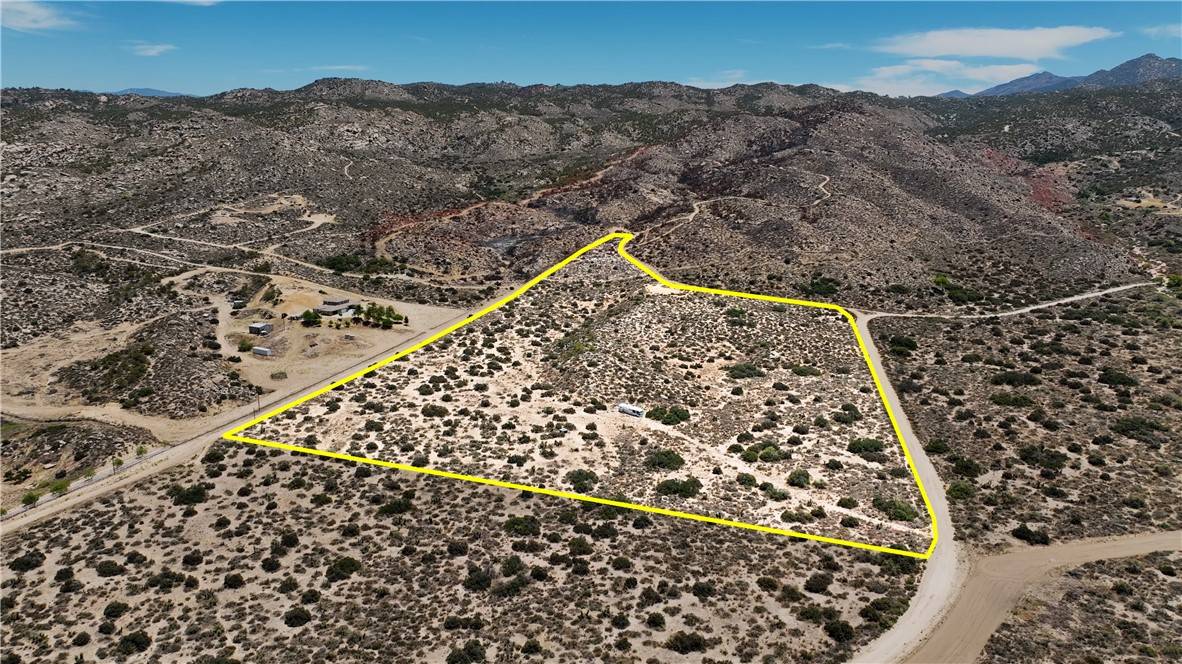 Aguanga, CA 92536,31 Sycamore Falls