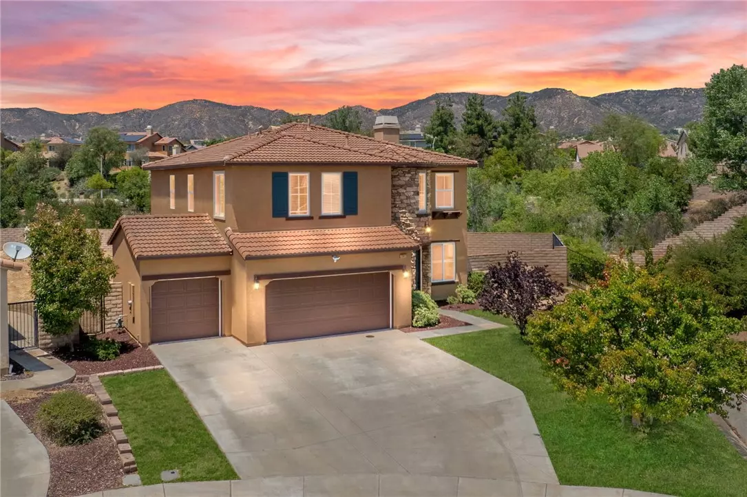 Wildomar, CA 92595,23812 Cook CT