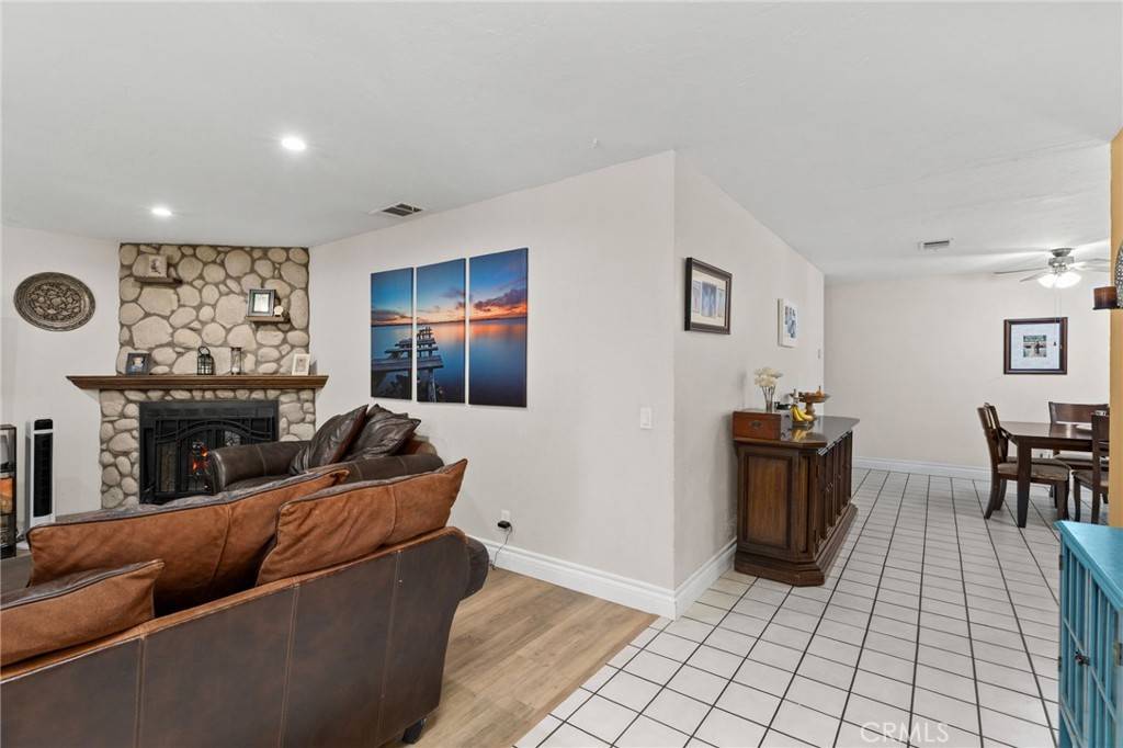 Escondido, CA 92025,1552 Russell PL
