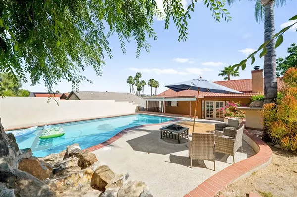 Canyon Lake, CA 92587,23029 Gray Fox DR