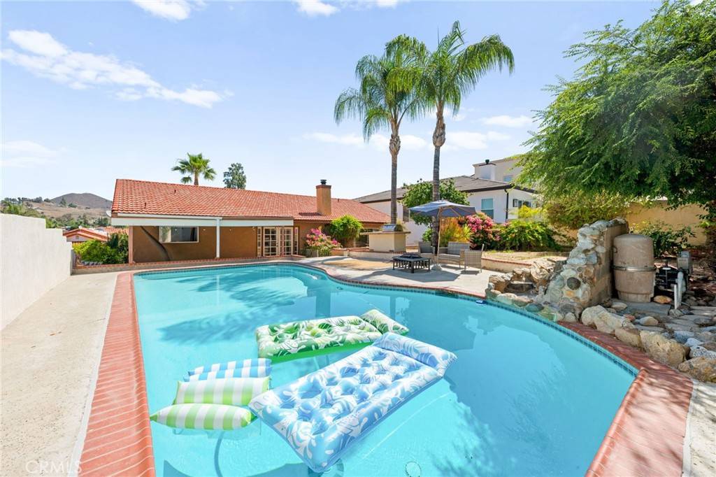 23029 Gray Fox DR, Canyon Lake, CA 92587