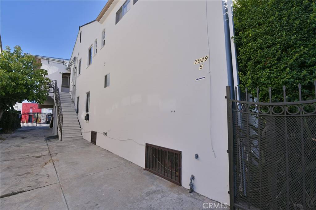 Los Angeles, CA 90048,7929 Blackburn Ave #6
