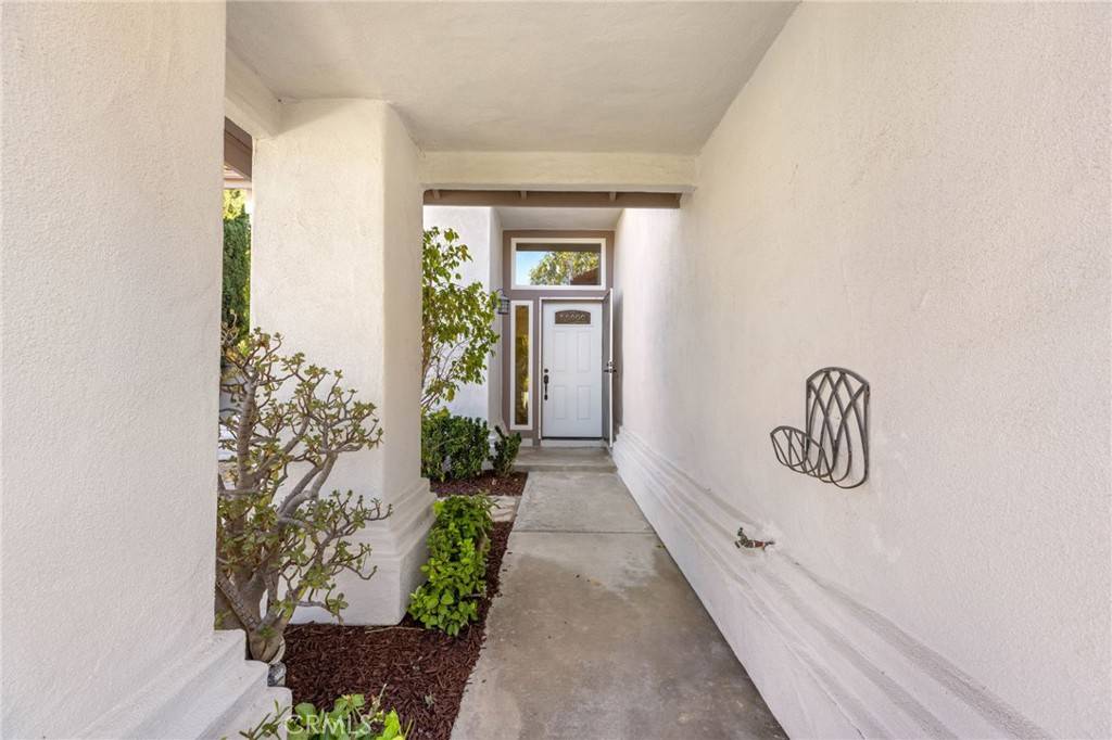 Oceanside, CA 92057,737 Corona DR