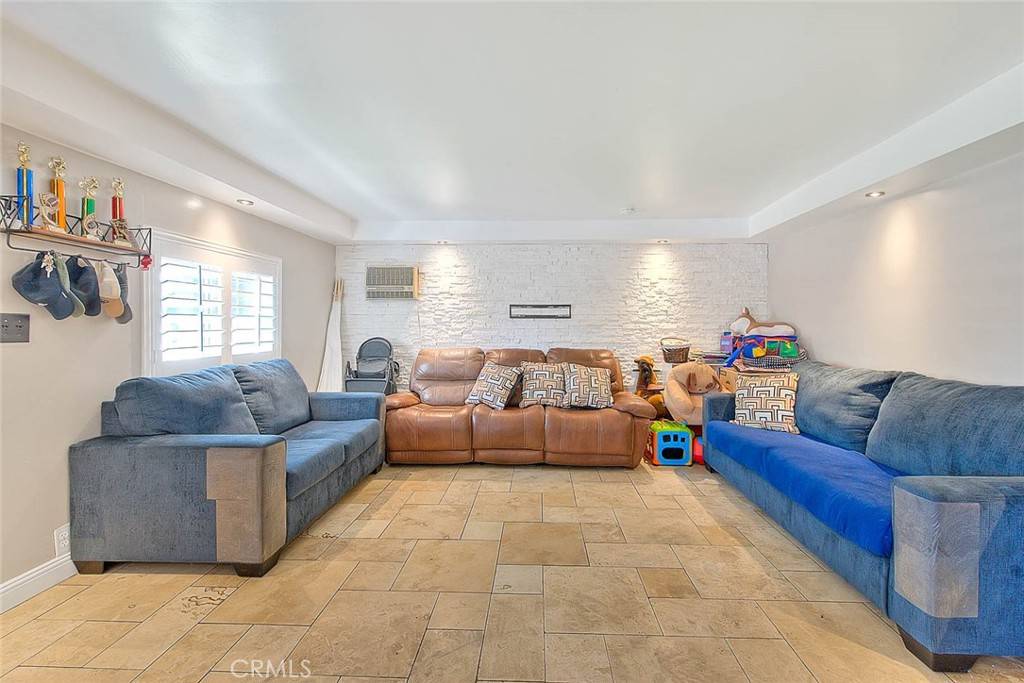 Beaumont, CA 92223,152 W 10th ST