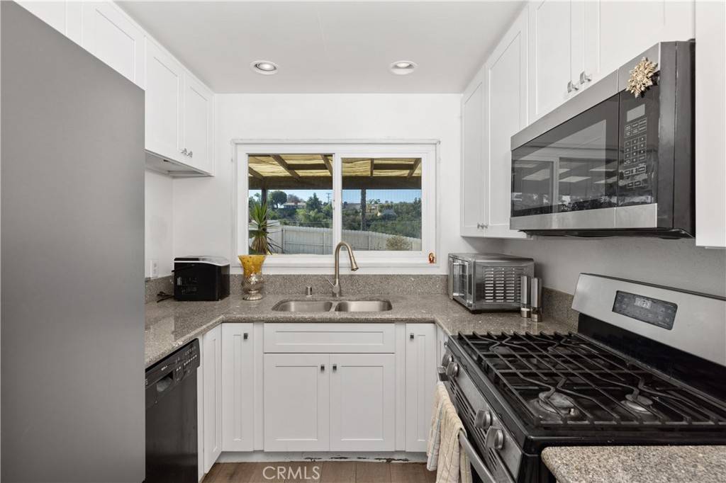 4657 Chateau PL, San Diego, CA 92117