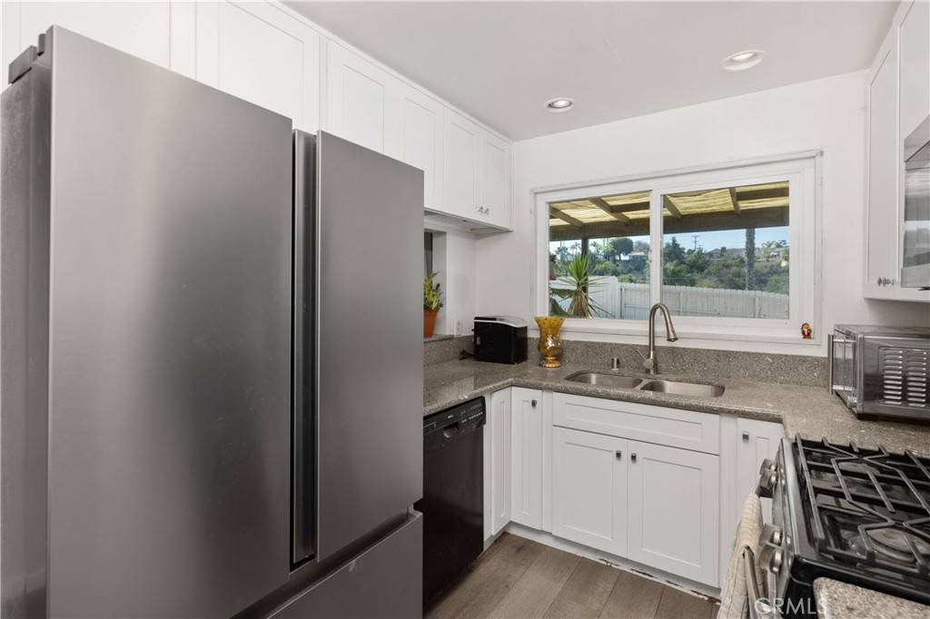 San Diego, CA 92117,4657 Chateau PL