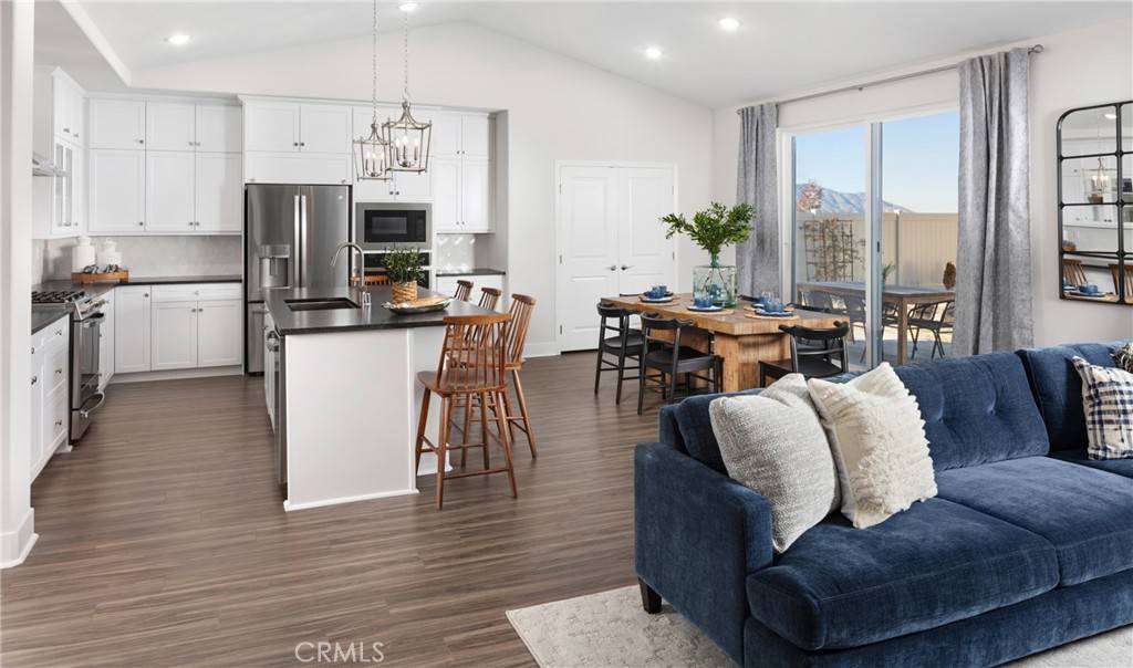 Tehachapi, CA 93561,233 Carmelita LN