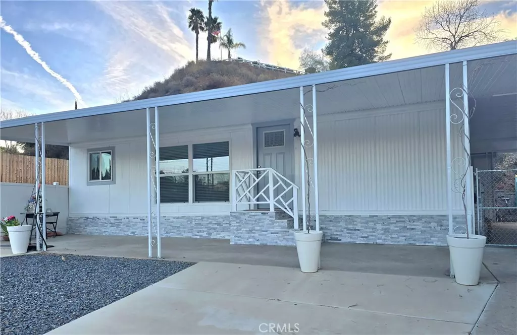 Canyon Lake, CA 92587,22725 Skylink DR