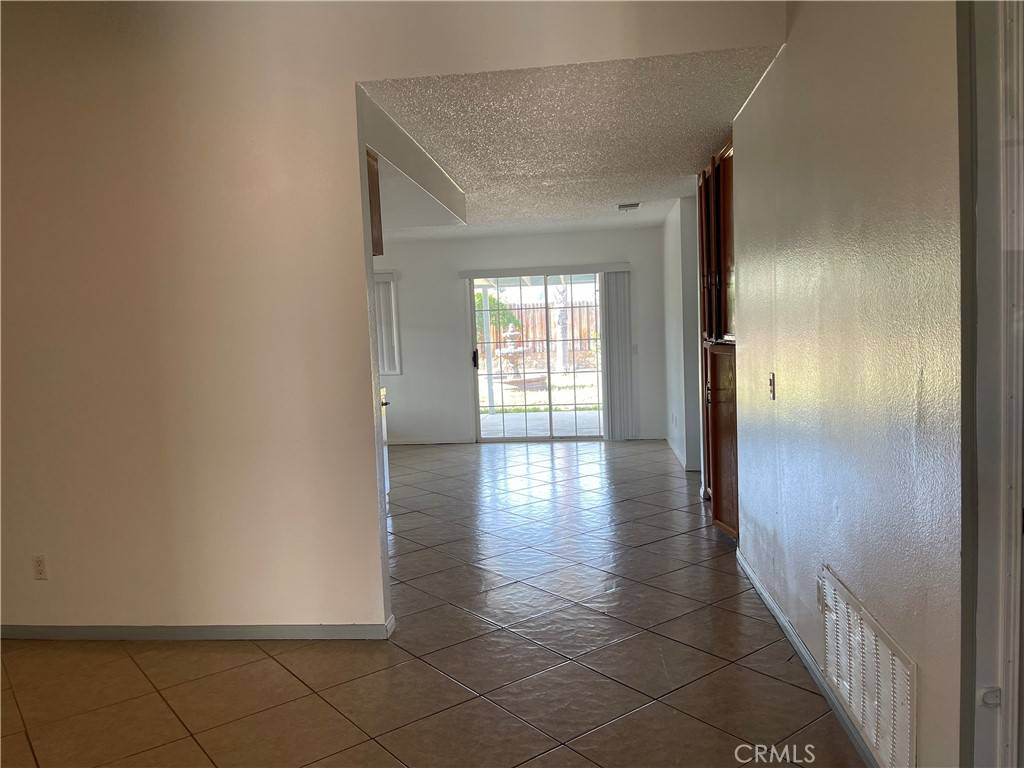 Hemet, CA 92544,40901 Reden CT