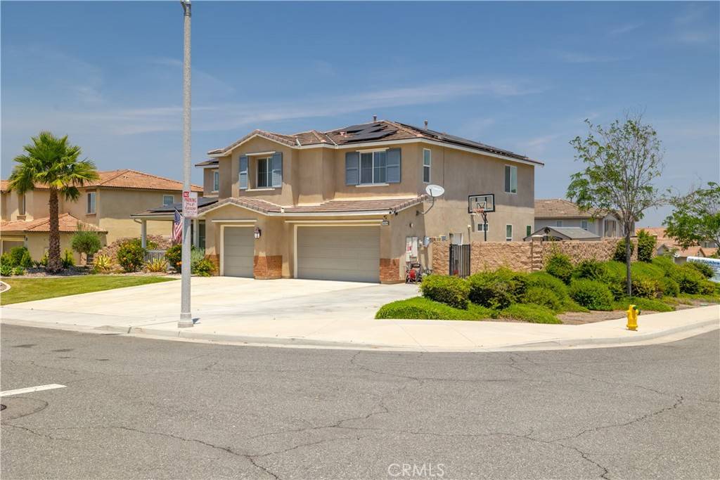 Riverside, CA 92508,18094 Olivenhain DR