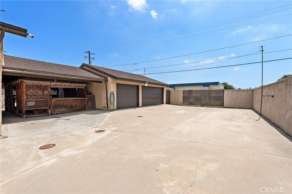 Fontana, CA 92335,9649 Grace ST