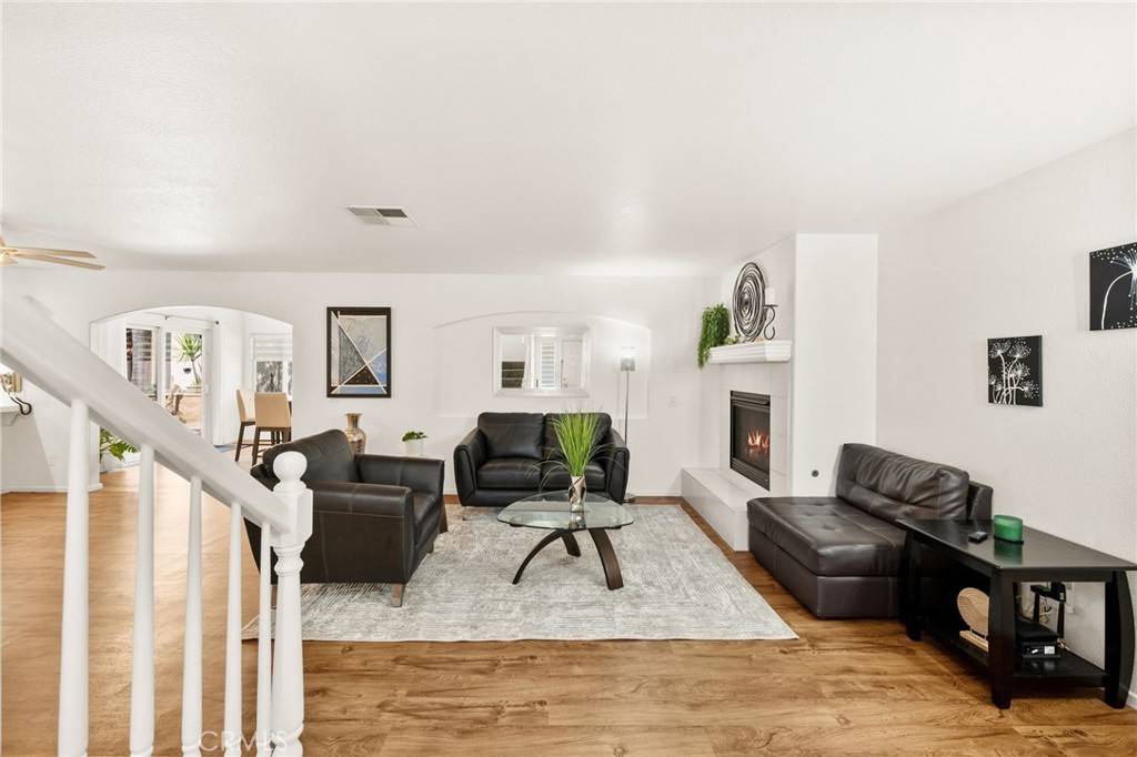 Murrieta, CA 92563,38129 Talavera CT