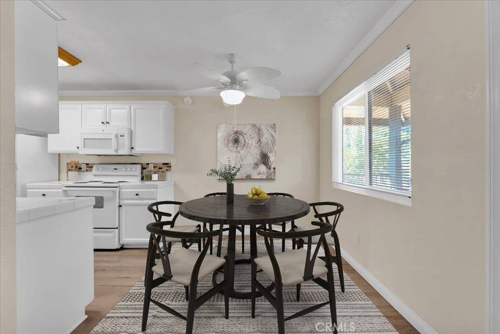 Escondido, CA 92027,2041 E Grand Ave #24
