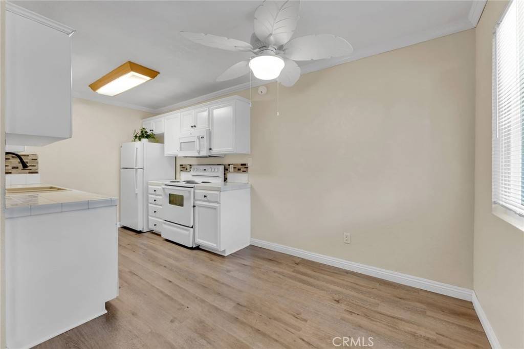 Escondido, CA 92027,2041 E Grand Ave #24