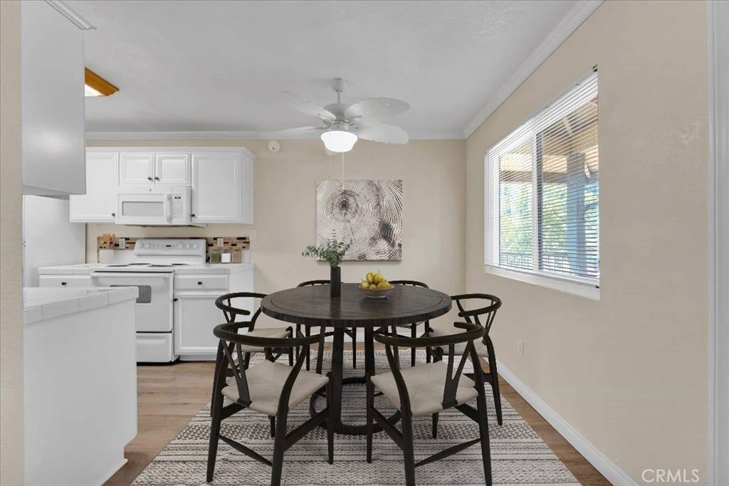 Escondido, CA 92027,2041 E Grand Ave #24