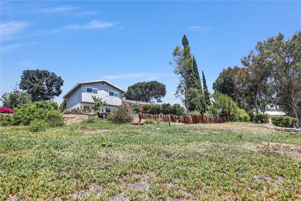 Vista, CA 92081,1776 Sunset DR