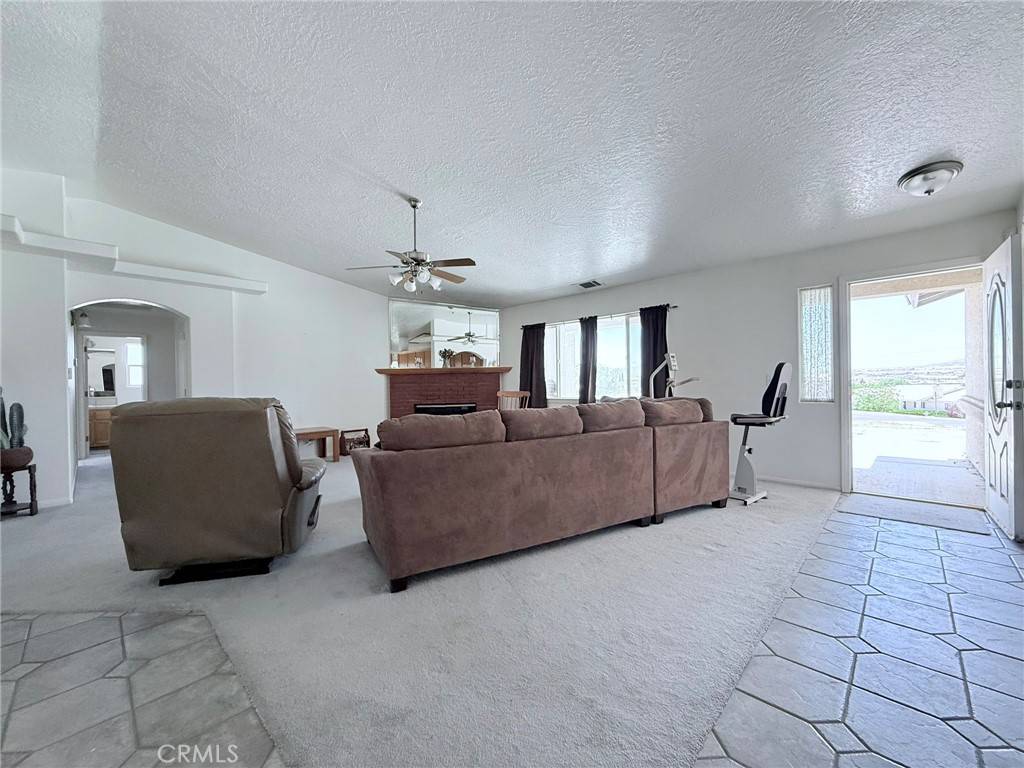 Hesperia, CA 92345,10730 Choiceana AVE