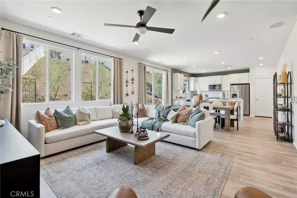 Corona, CA 92883,26185 Moorpark CT