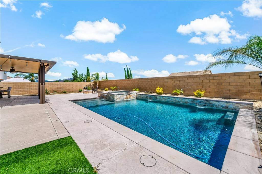 35646 Summerholly LN, Murrieta, CA 92563