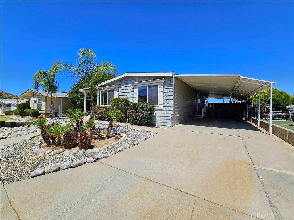 30660 Palmetto Palm Ave, Hemet, CA 92548