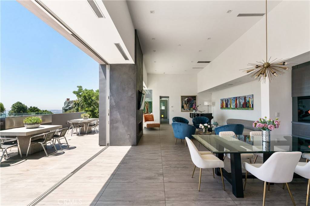 Los Angeles, CA 90069,1489 Stebbins TER