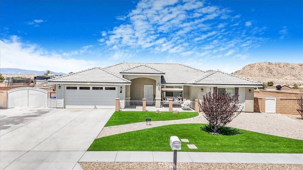 17993 Mondamon RD, Apple Valley, CA 92307