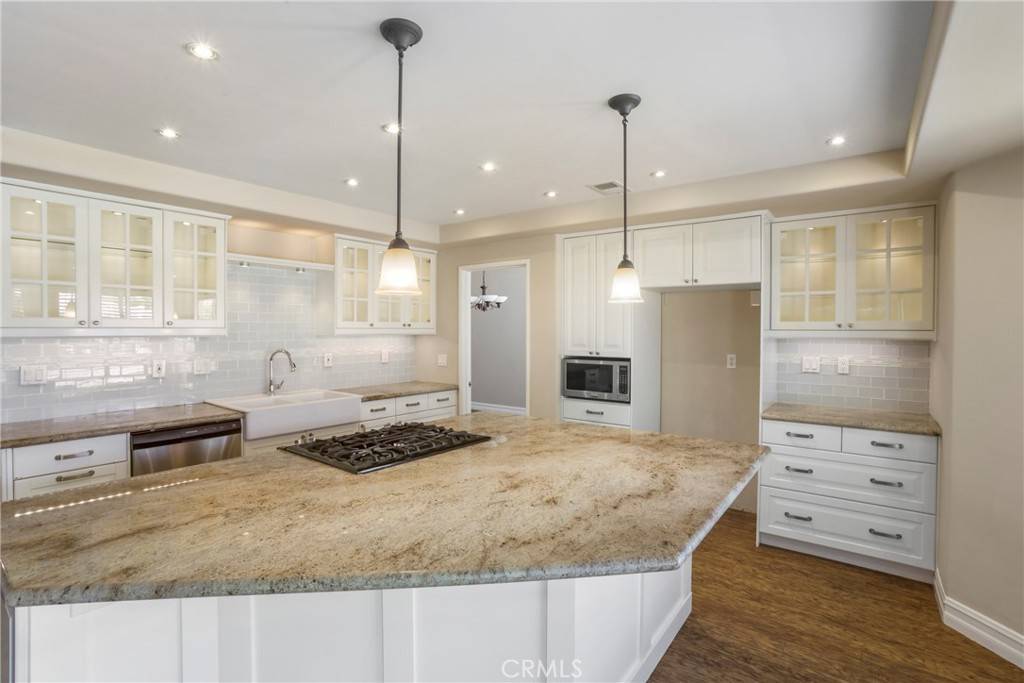 Temecula, CA 92591,31752 Poole CT