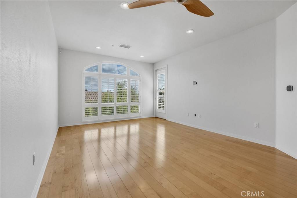 San Diego, CA 92130,3887 Pell Place #414