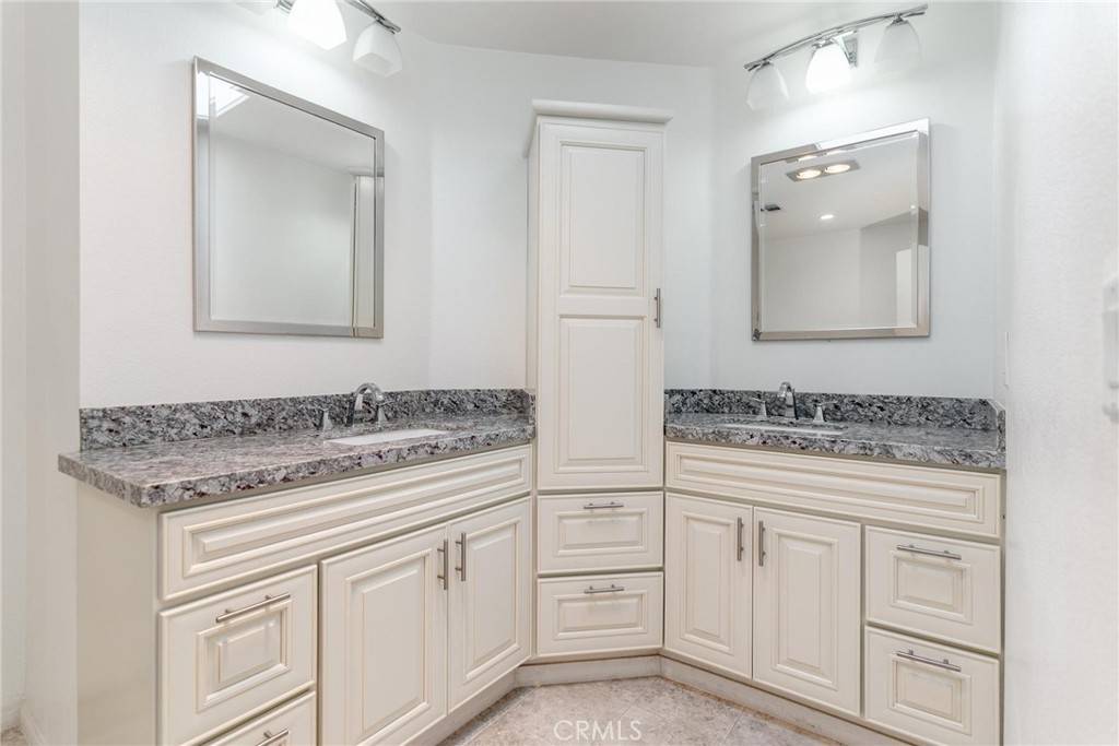 Escondido, CA 92026,8975 Lawrence Welk #217
