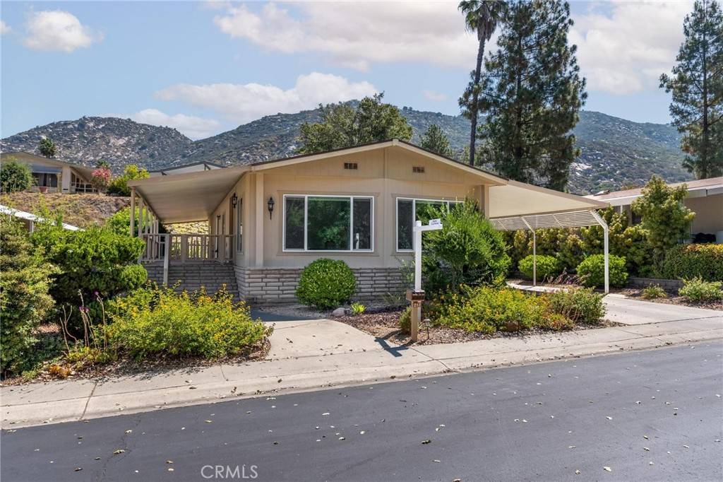 Escondido, CA 92026,8975 Lawrence Welk #217
