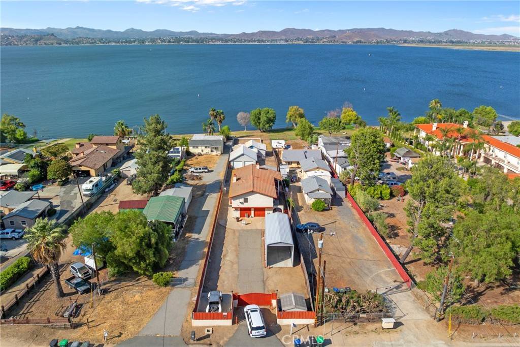 Lake Elsinore, CA 92530,17162 Grand AVE