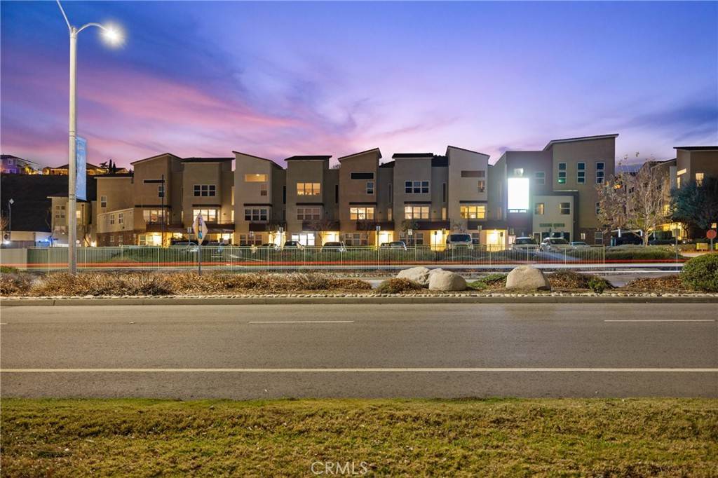 1831 W Northpark BLVD #2206, San Bernardino, CA 92407