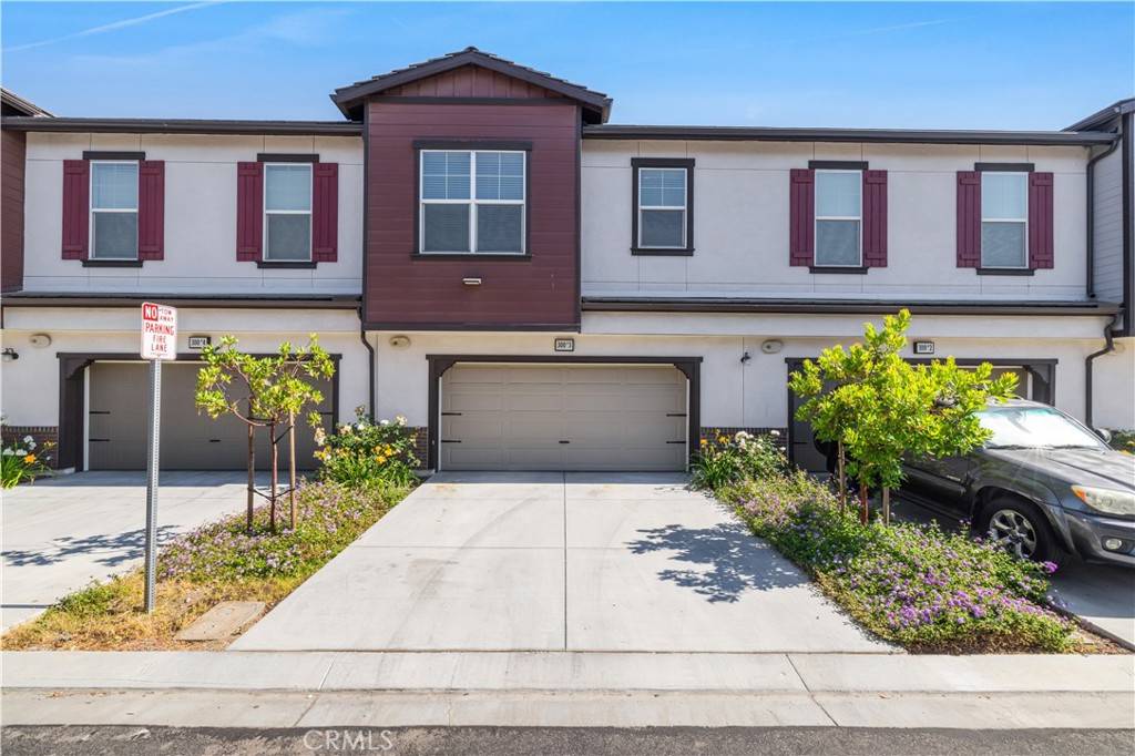 Simi Valley, CA 93065,300 Farmhouse DR #3