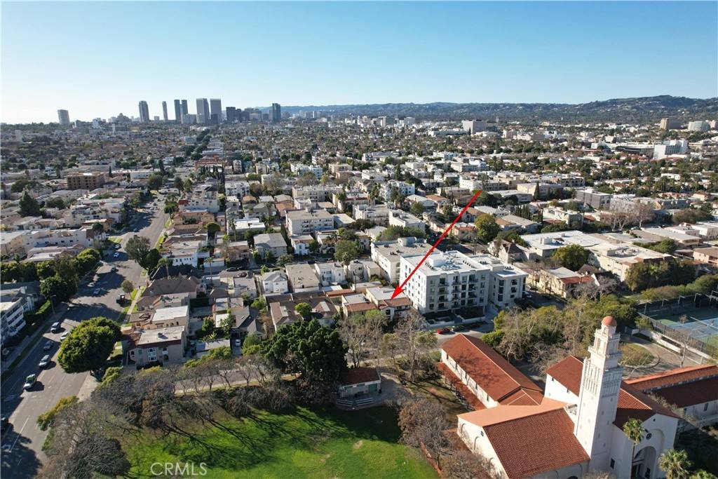 Los Angeles, CA 90035,915 S Le Doux Rd