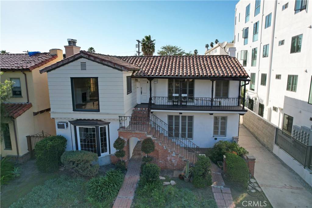 915 S Le Doux Rd, Los Angeles, CA 90035