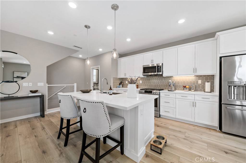 2890 Via Alta PL, San Diego, CA 92108