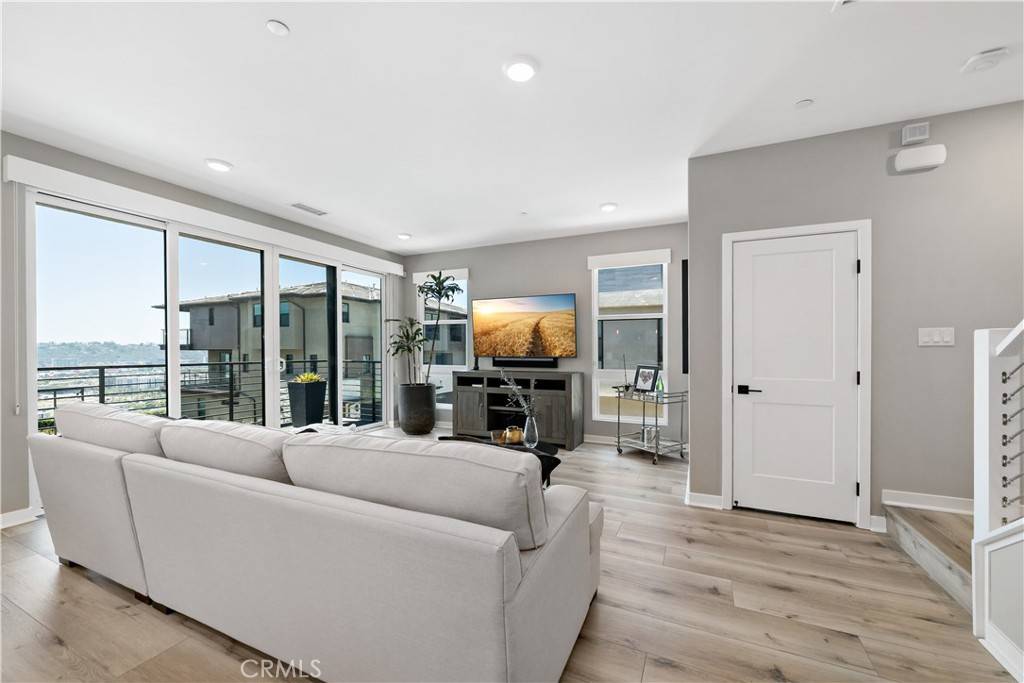 San Diego, CA 92108,2890 Via Alta PL
